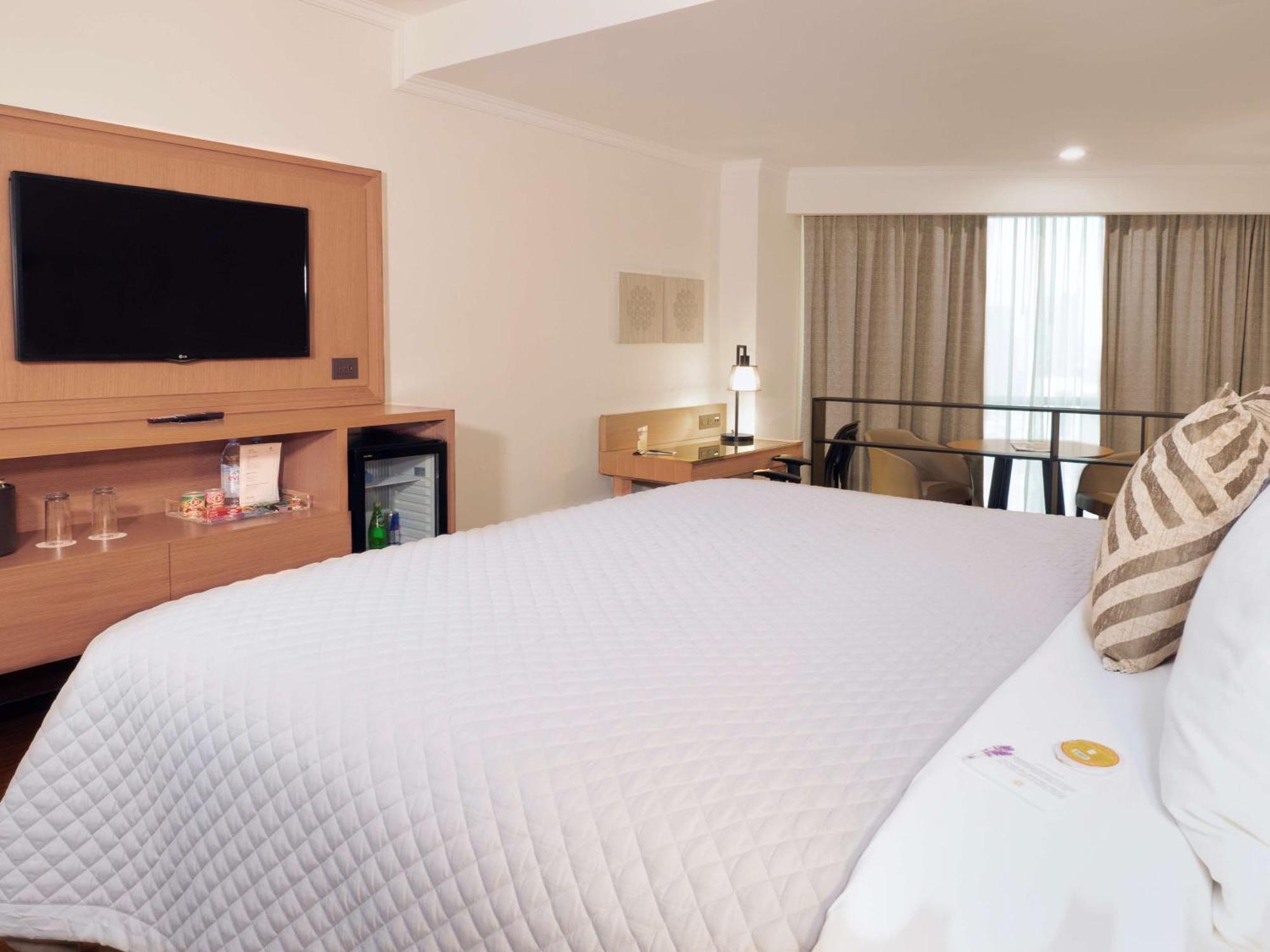 Ms Milenium Monterrey Curio Collection By Hilton Hotel San Pedro Garza Garcia Bagian luar foto